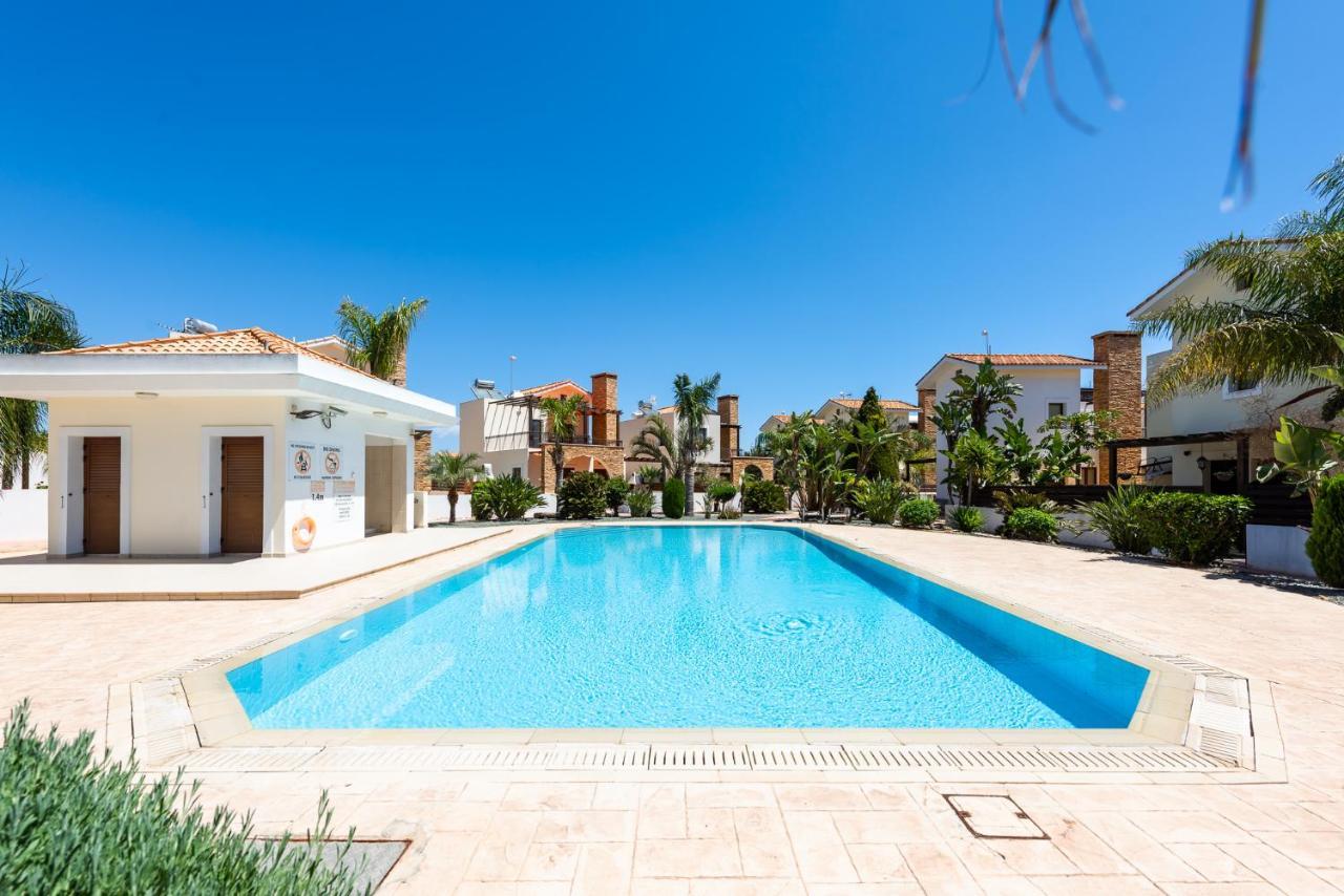 Villa Alexandra By Ezoria Villas Айя-Напа Экстерьер фото